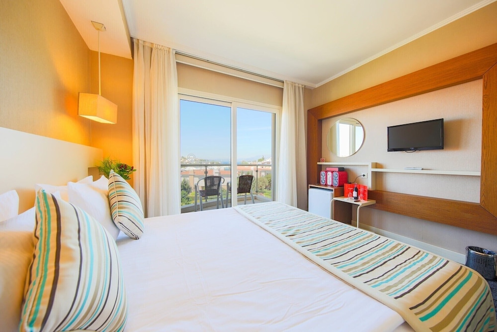 Sisus Marina Hotel 6/27