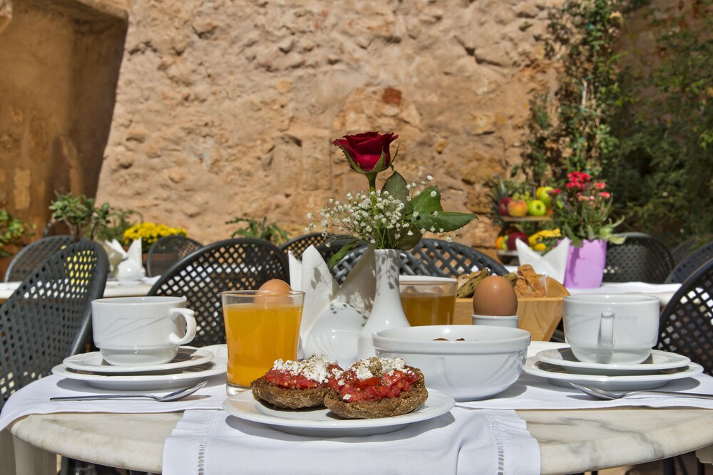 Hotel Ionas 56/61