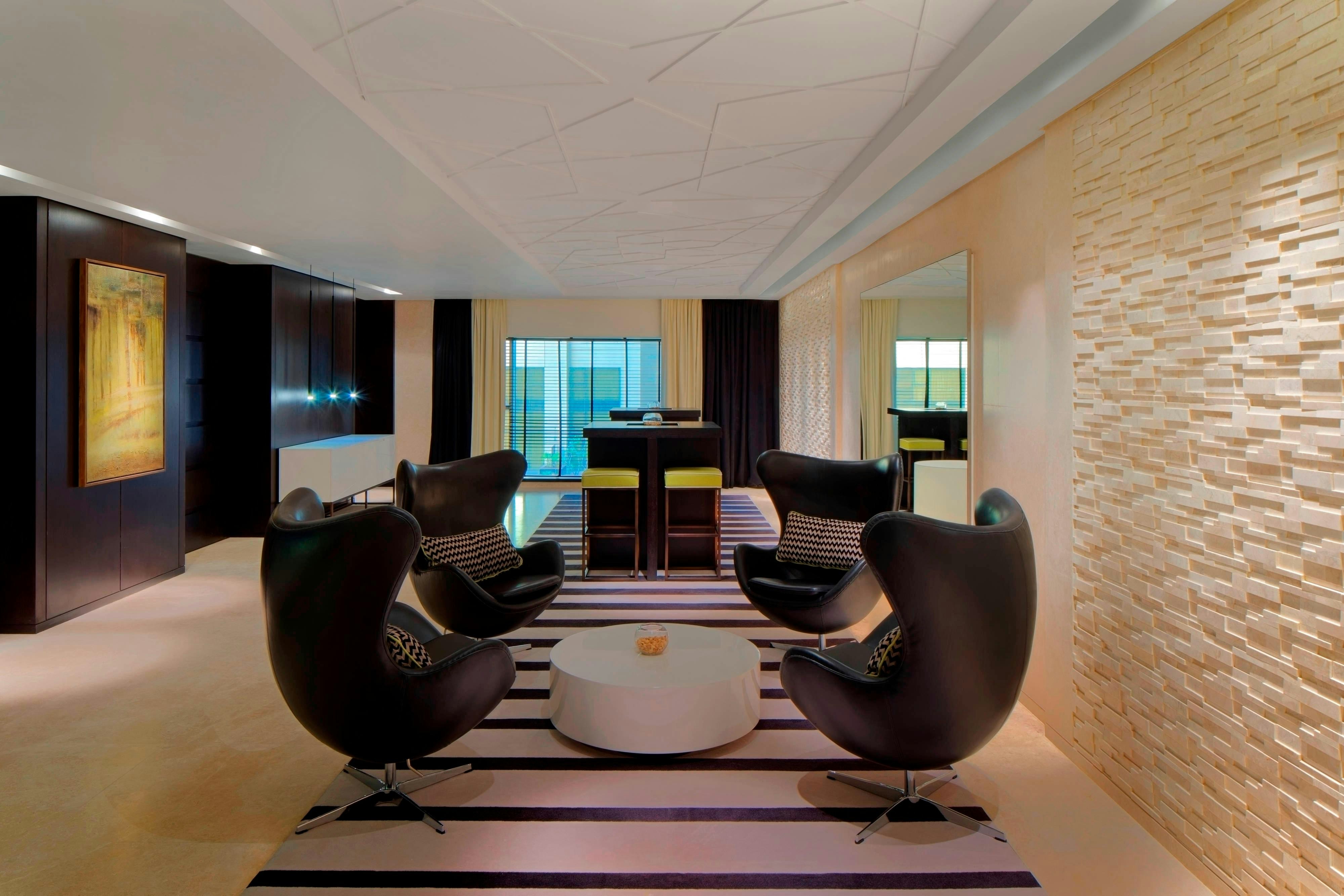 Le Meridien Dubai Hotel and Conference Centre 70/77