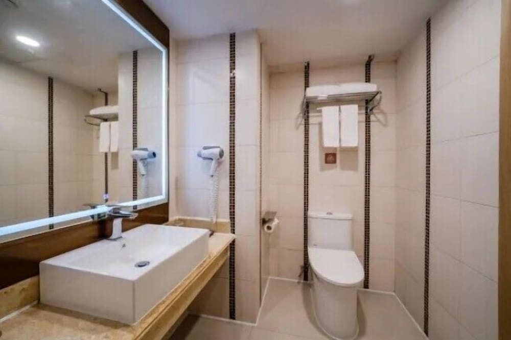 Vienna Hotel (Shenzhen Meilin) 33/36