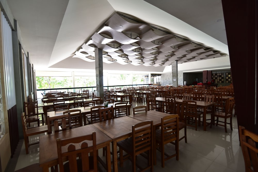 Varin Beach Resort 58/75