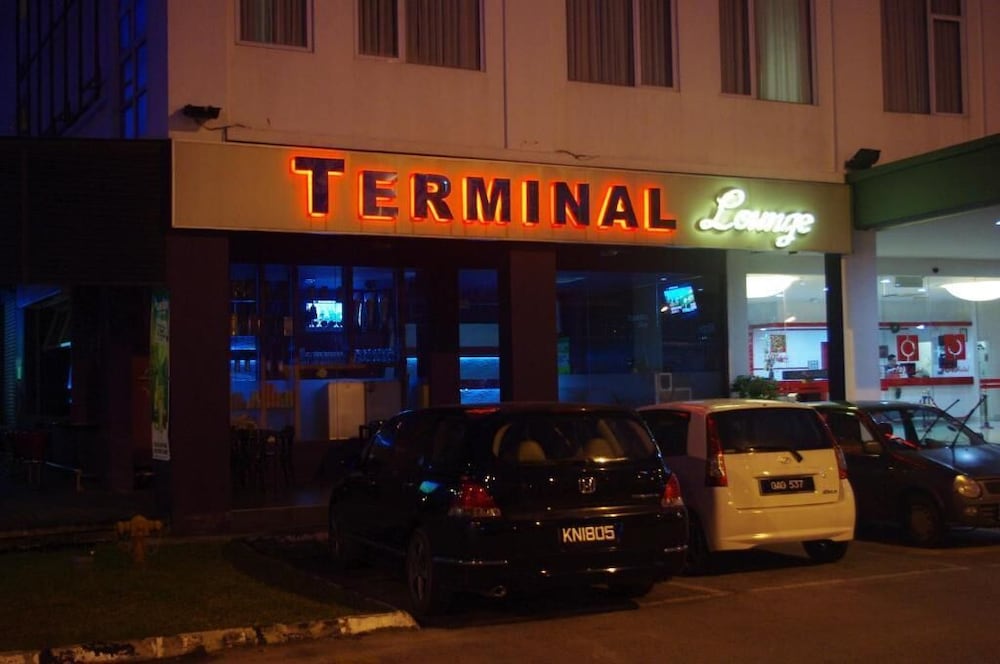 101 HOTEL BINTULU 4/28