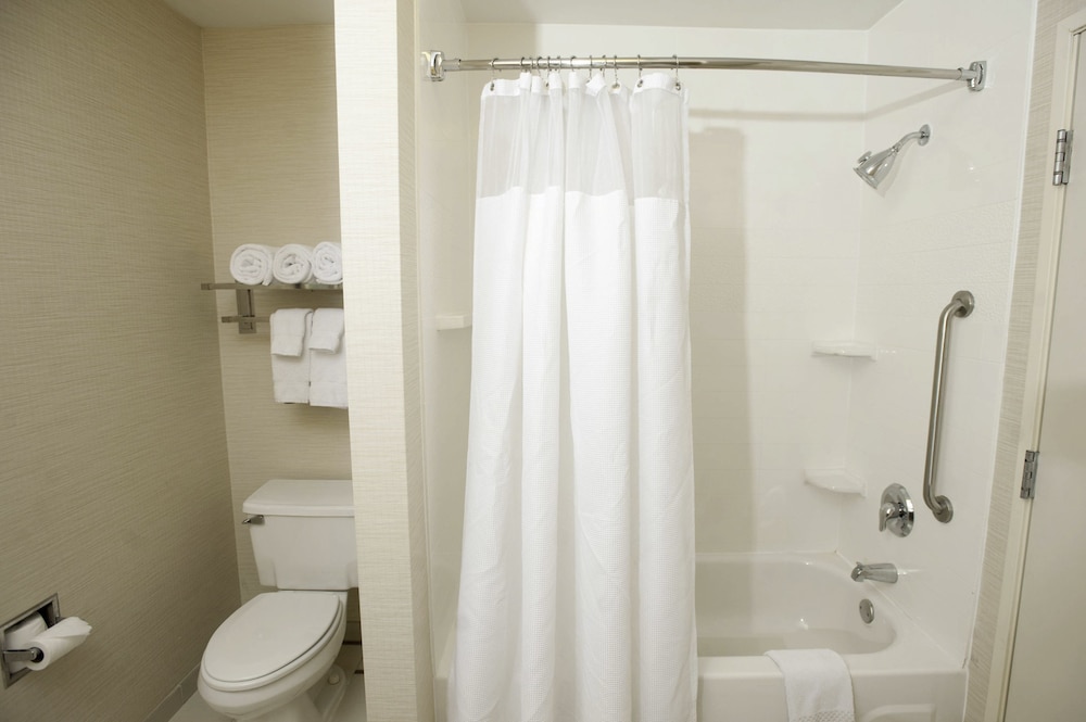Fairfield Inn Suites Nashville Smyrna 16/50