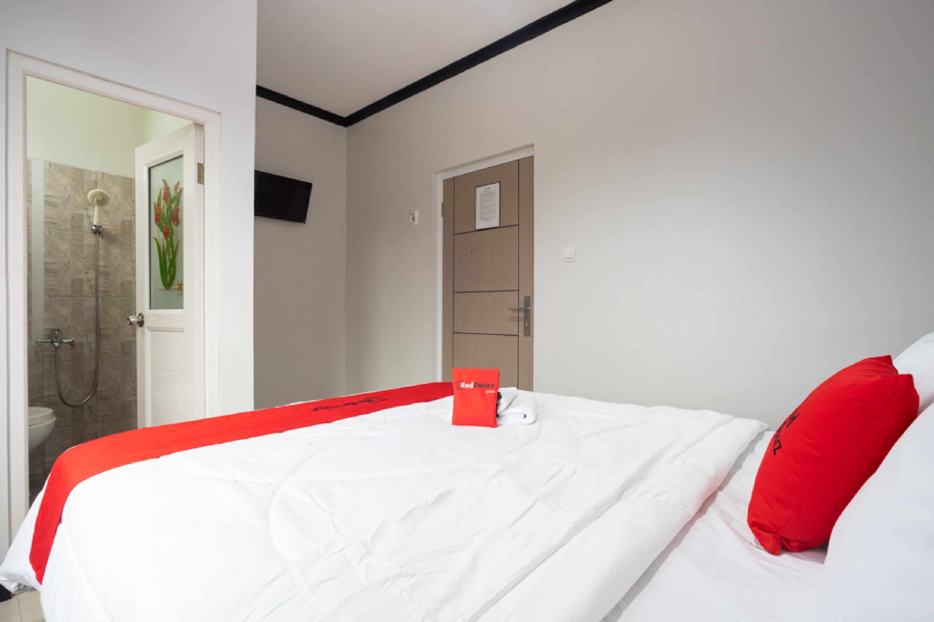 Reddoorz Near Botani Square Mall 10/31