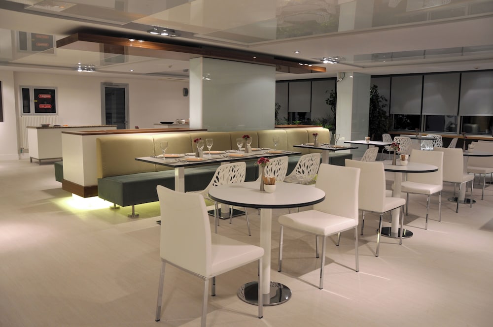 No 19 Boutique Hotel 60/69