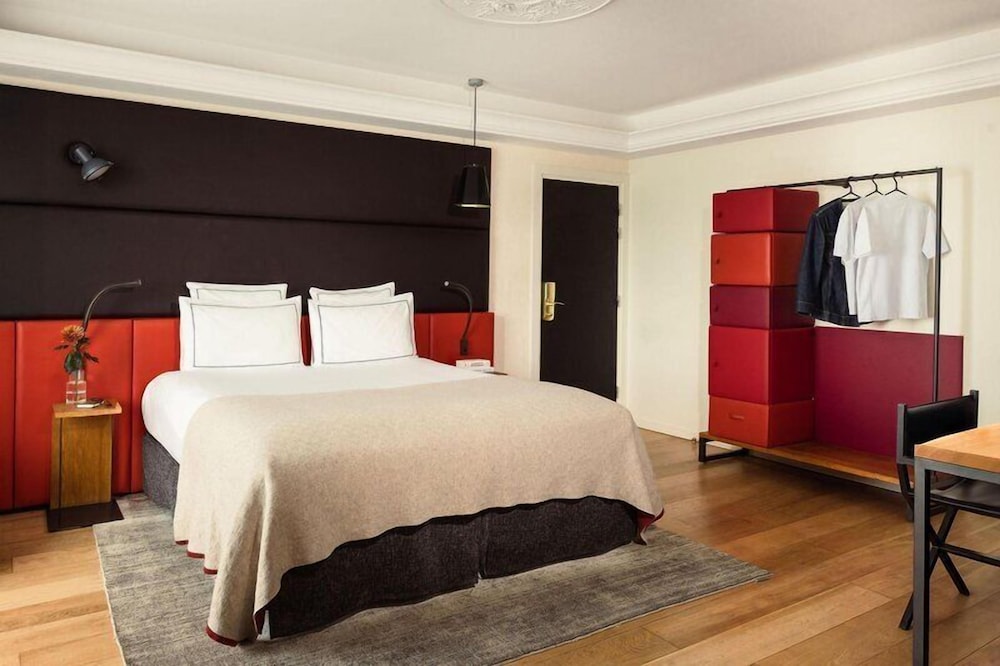 Junior Suite, Double Bed, Eiffel View