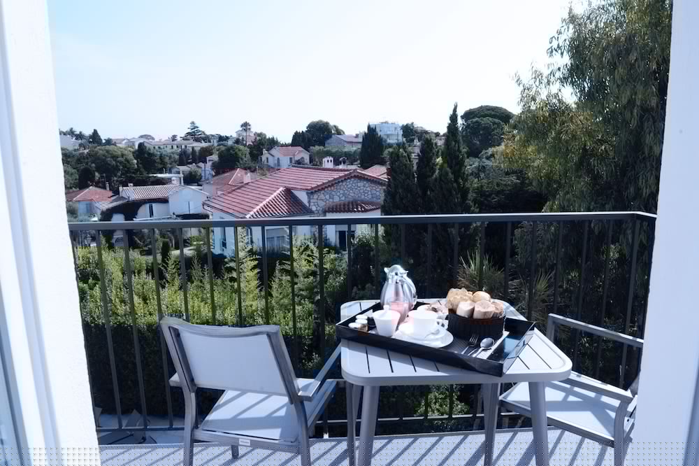 La Villa Cap D Antibes 7/77