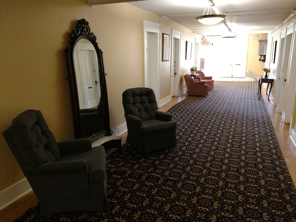 Thayers Inn 54/68
