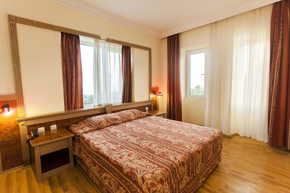 The Garden Beach Hotel 14/50