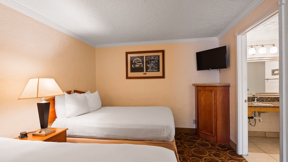 Sturgis Lodge & Suites, Travelodge by Wyndham 8/36