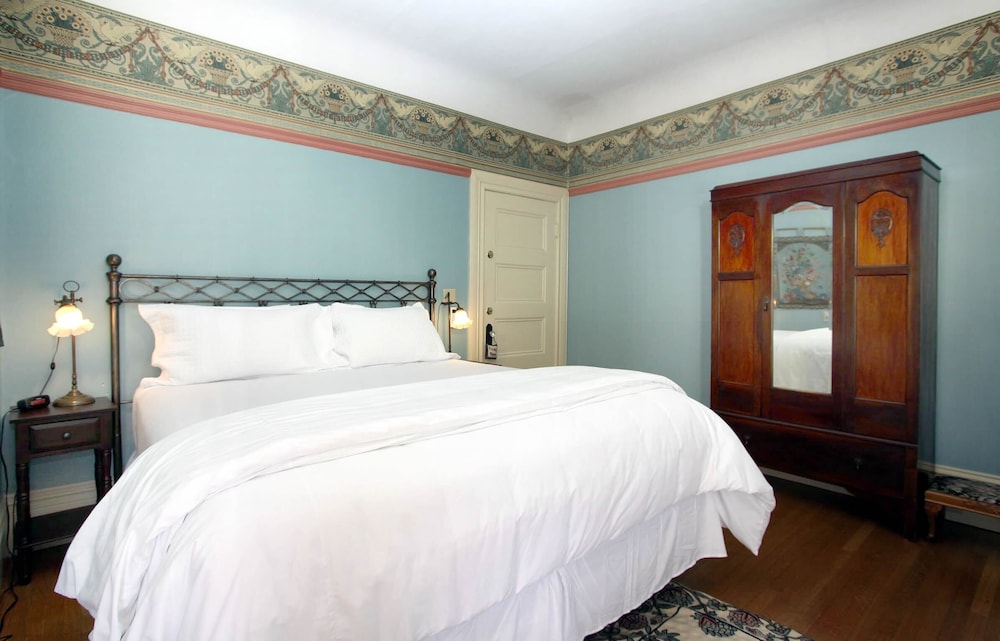 Napa Inn 22/50