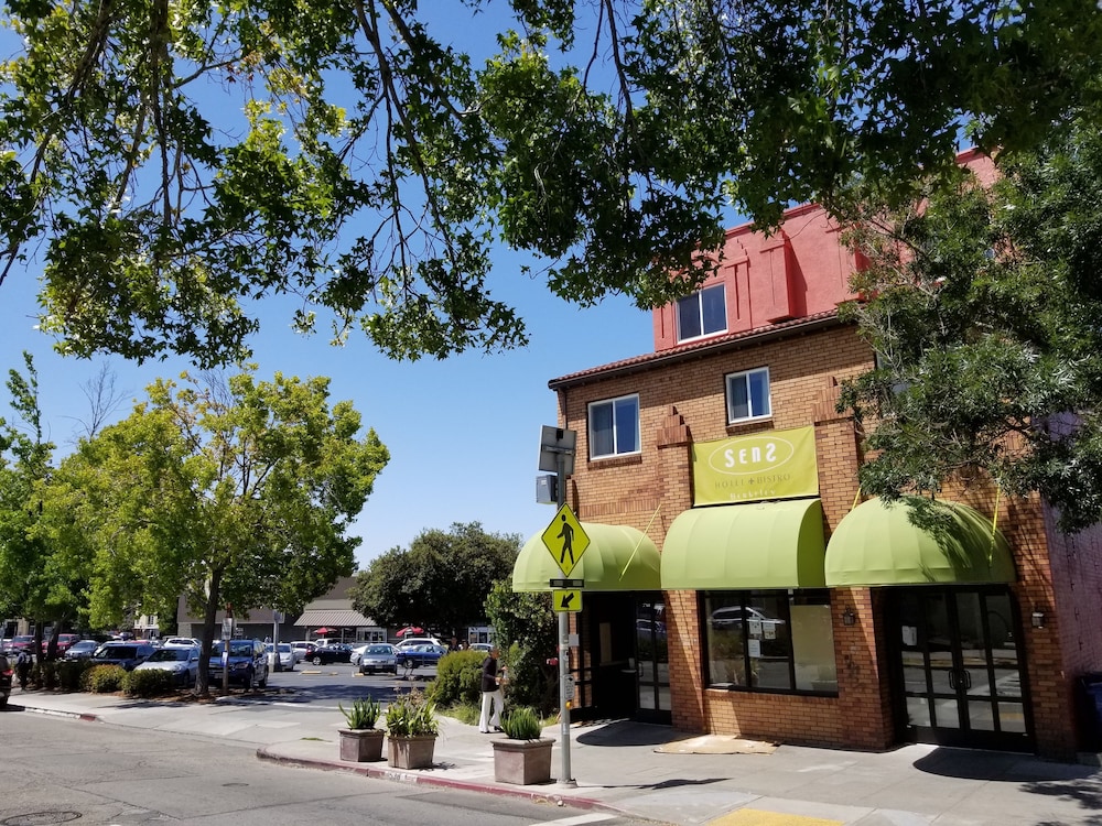 Sens Hotel & Bistro Berkeley