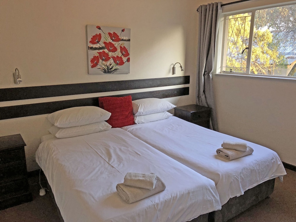 Hills and Dales Accommodation 4/50