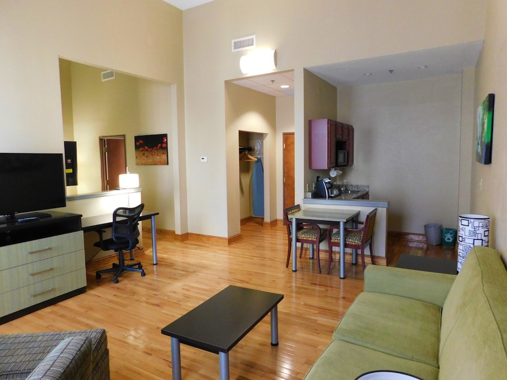HOLIDAY INN EXPRESS CLEVELAND DOWNTOWN 42/59