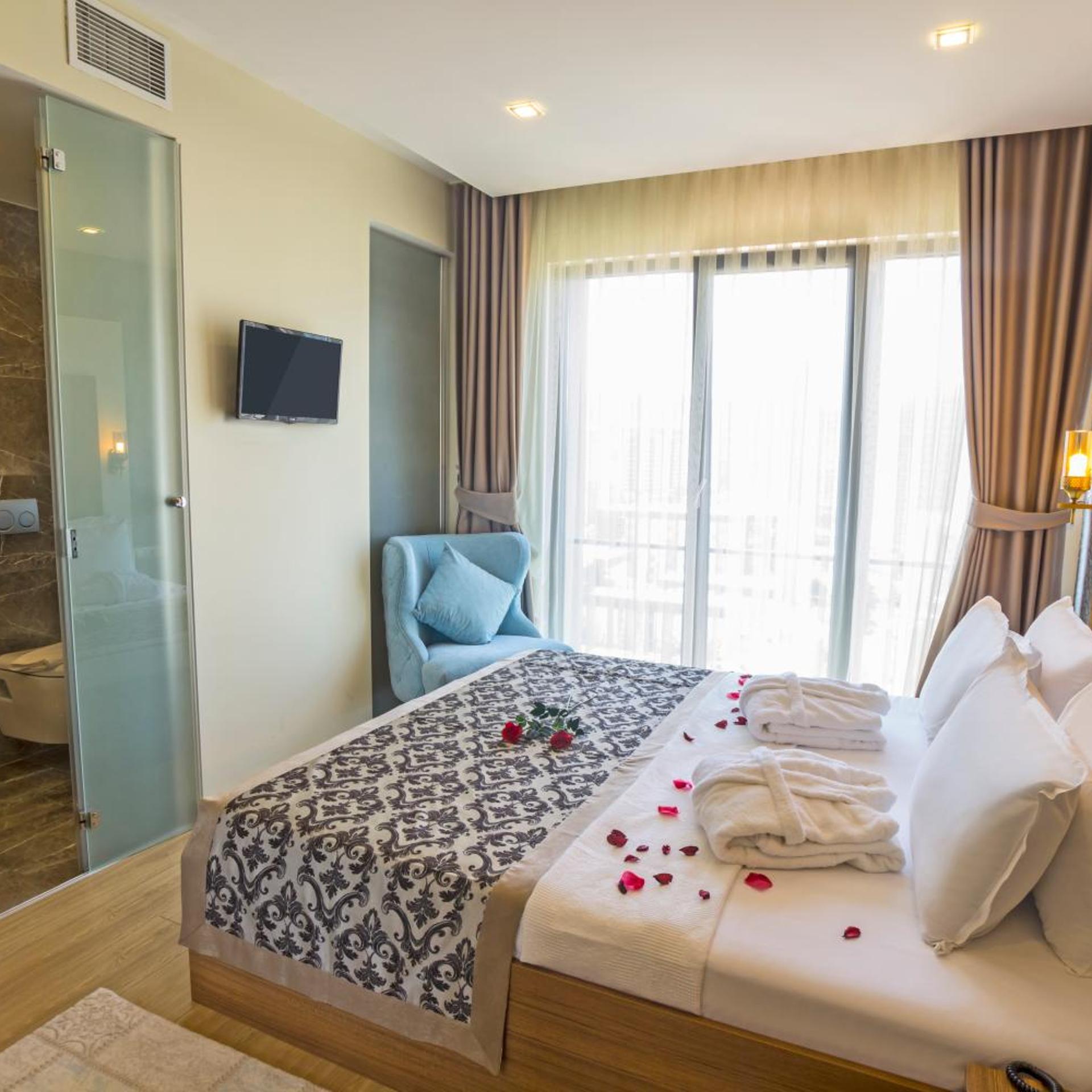 غرفة ثلاثية بإطلالة على البحر، ALESHA SUITE HOTEL 2/6