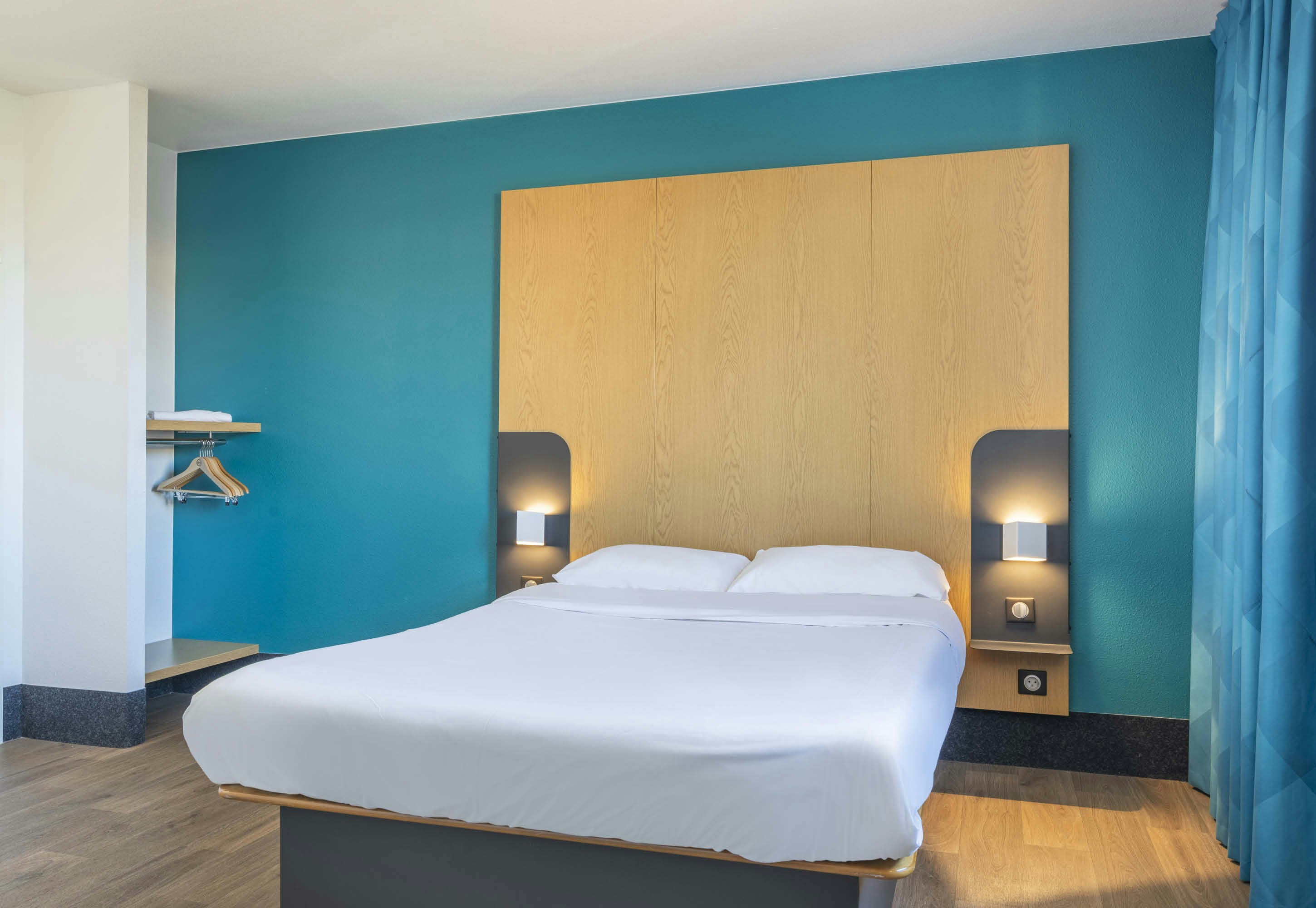 B&B HOTEL MARTIGUES Port de Bouc 11/24
