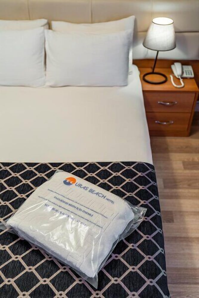 Uras Beach Hotel 50/50
