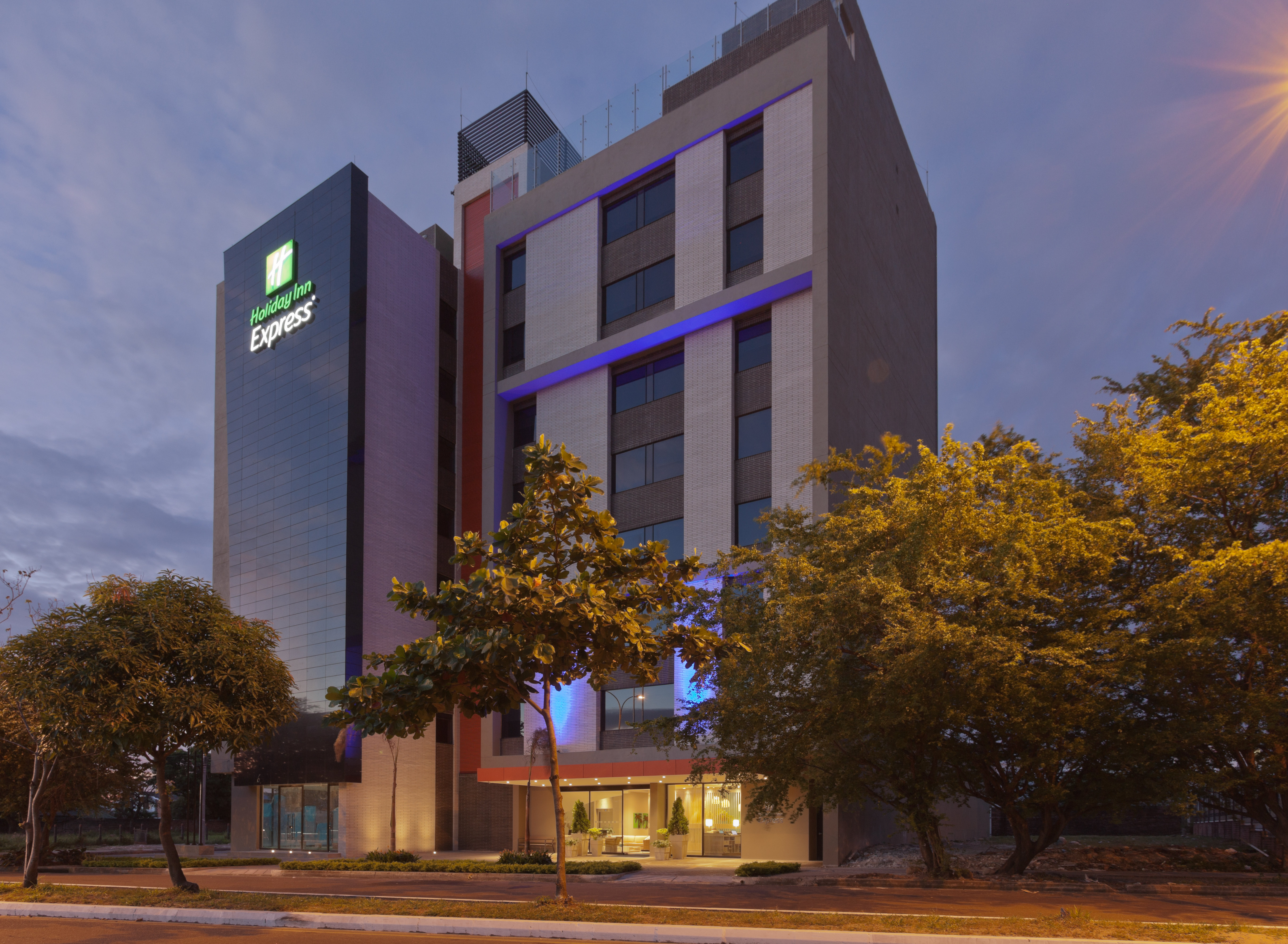 HOLIDAY INN EXPRESS YOPAL 2/33