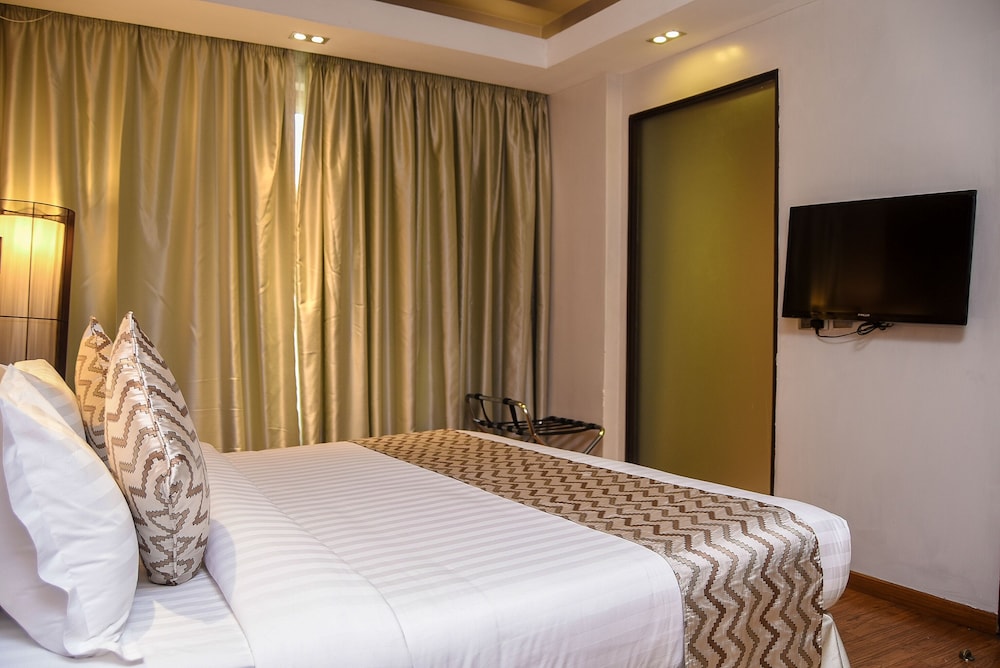 Ngong Hills Hotel 28/72
