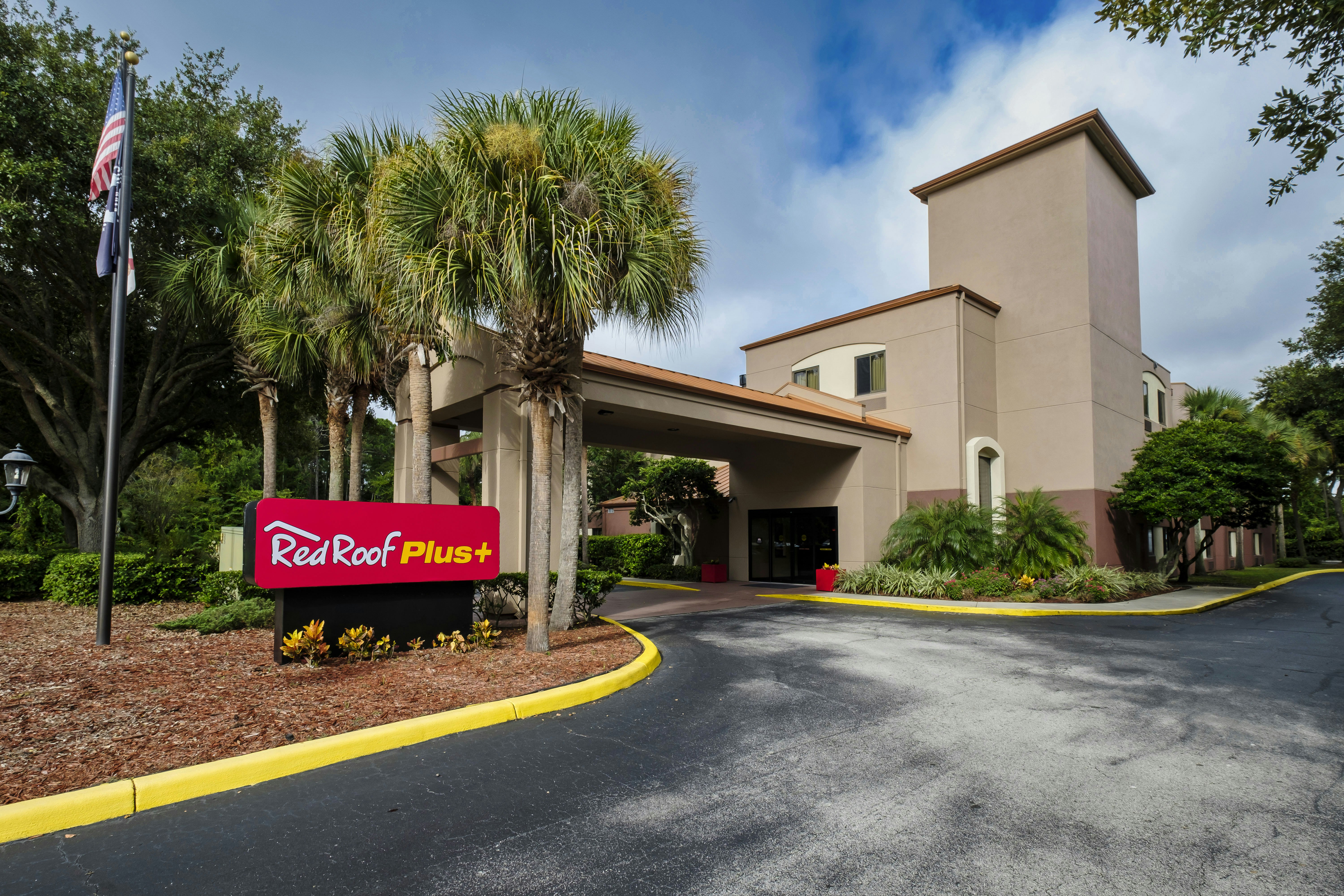 Red Roof PLUS Palm Coast 30/34