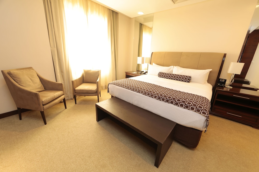 Crowne Plaza Asuncion 11/73