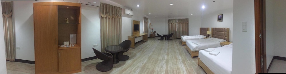 Jeamco Royal Hotel - Palawan 30/58