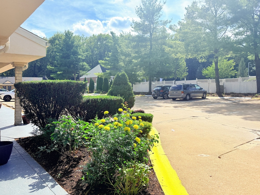 Economy Inn - Akron 44/57