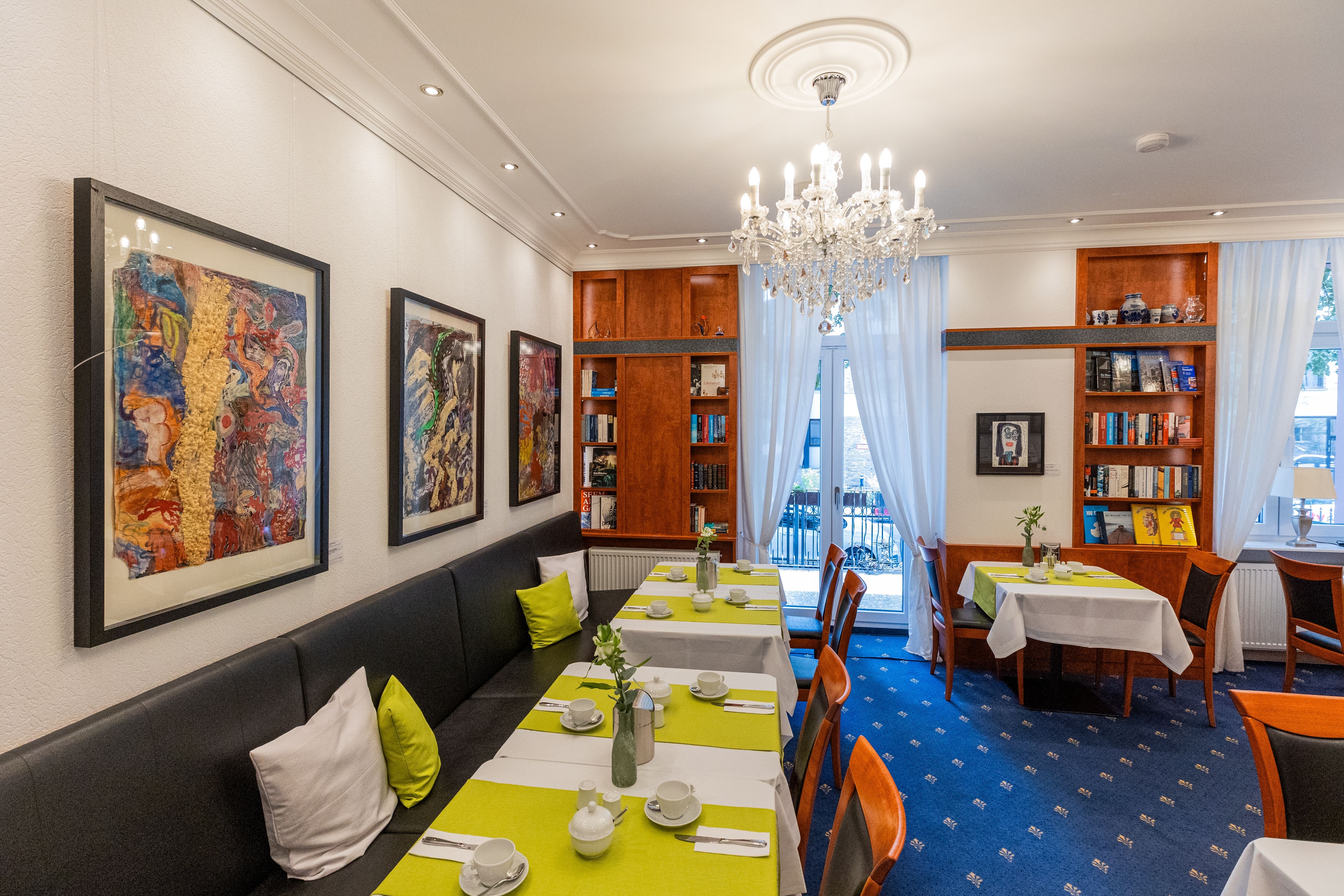 Hotel West 5/7