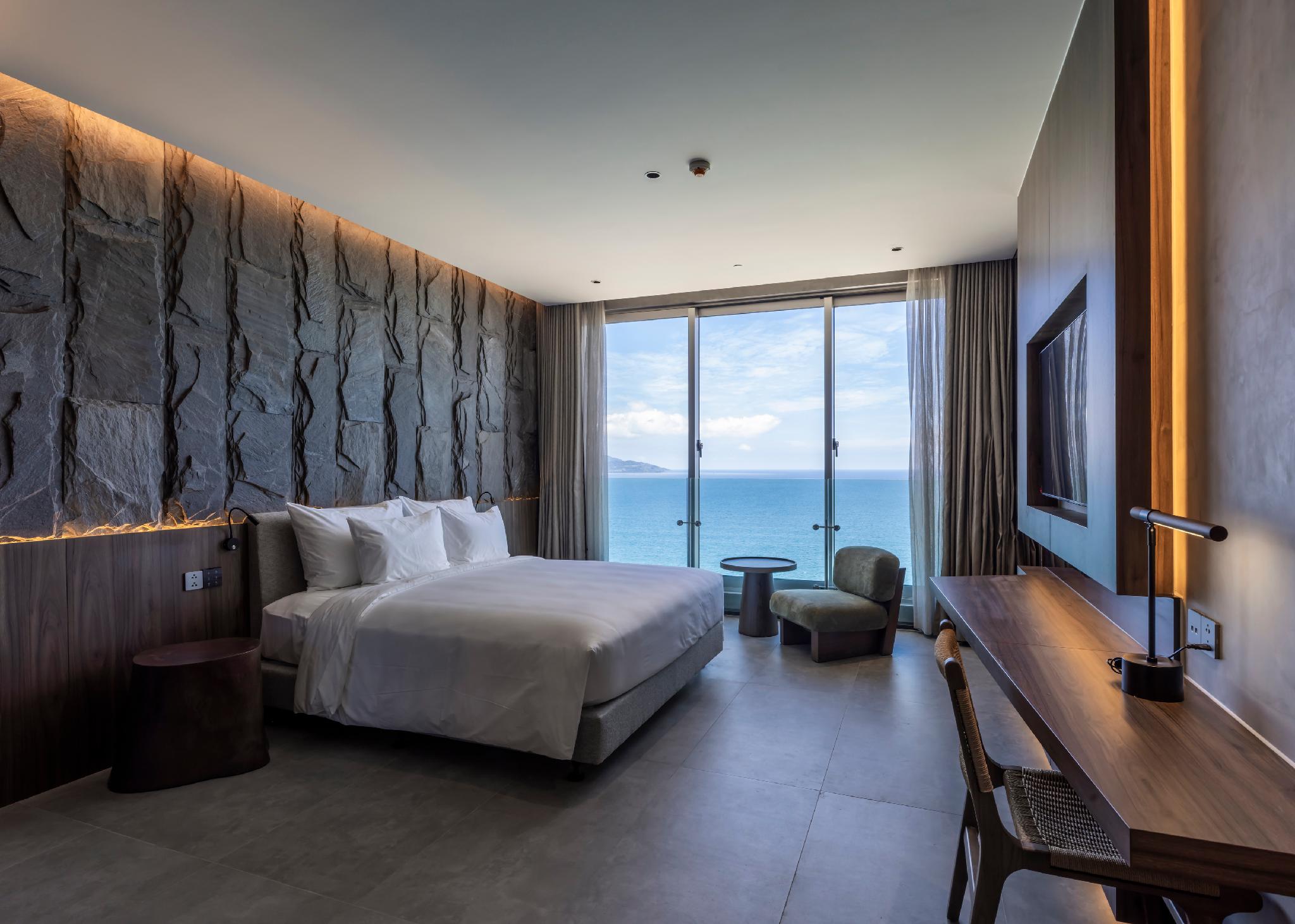 Deluxe, Double Bed, Ocean Front, Bathtub