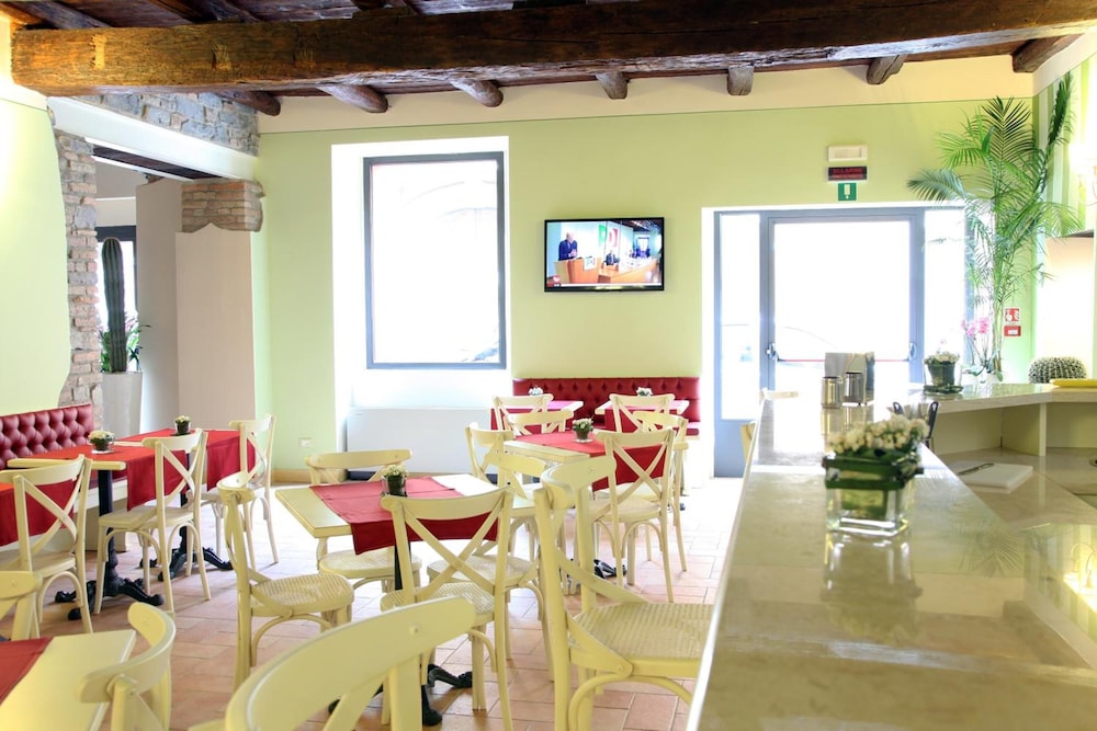 BORGO ANTICO HOTEL 57/69