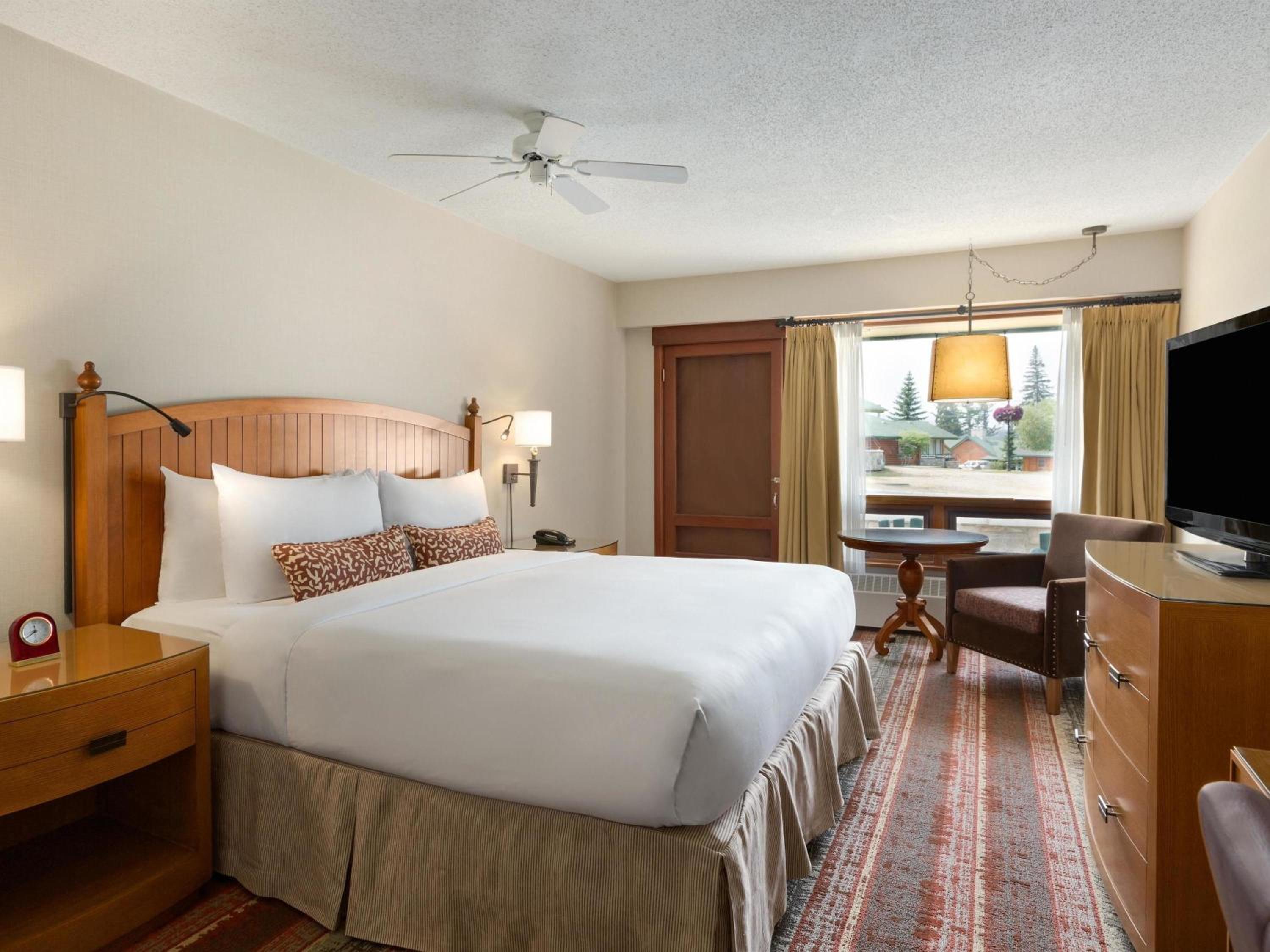 Fairmont, King Bed, Patio