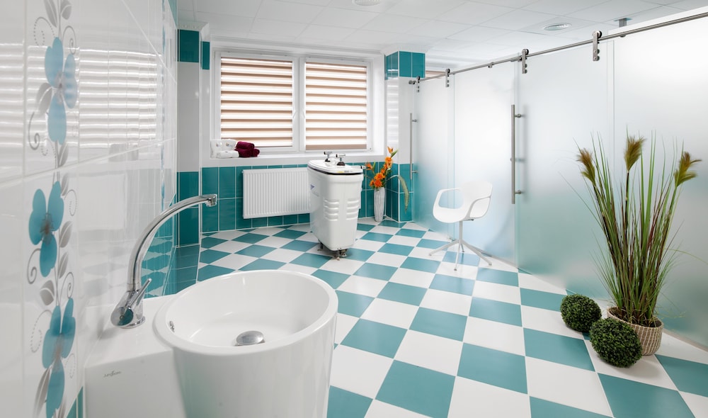 CHATEAU MONTY SPA RESORT 66/69