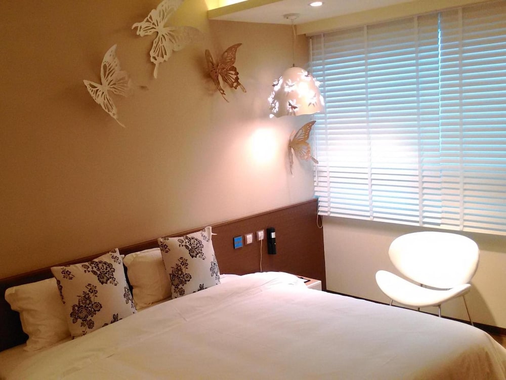 Walker Hotel Ximen 24/50