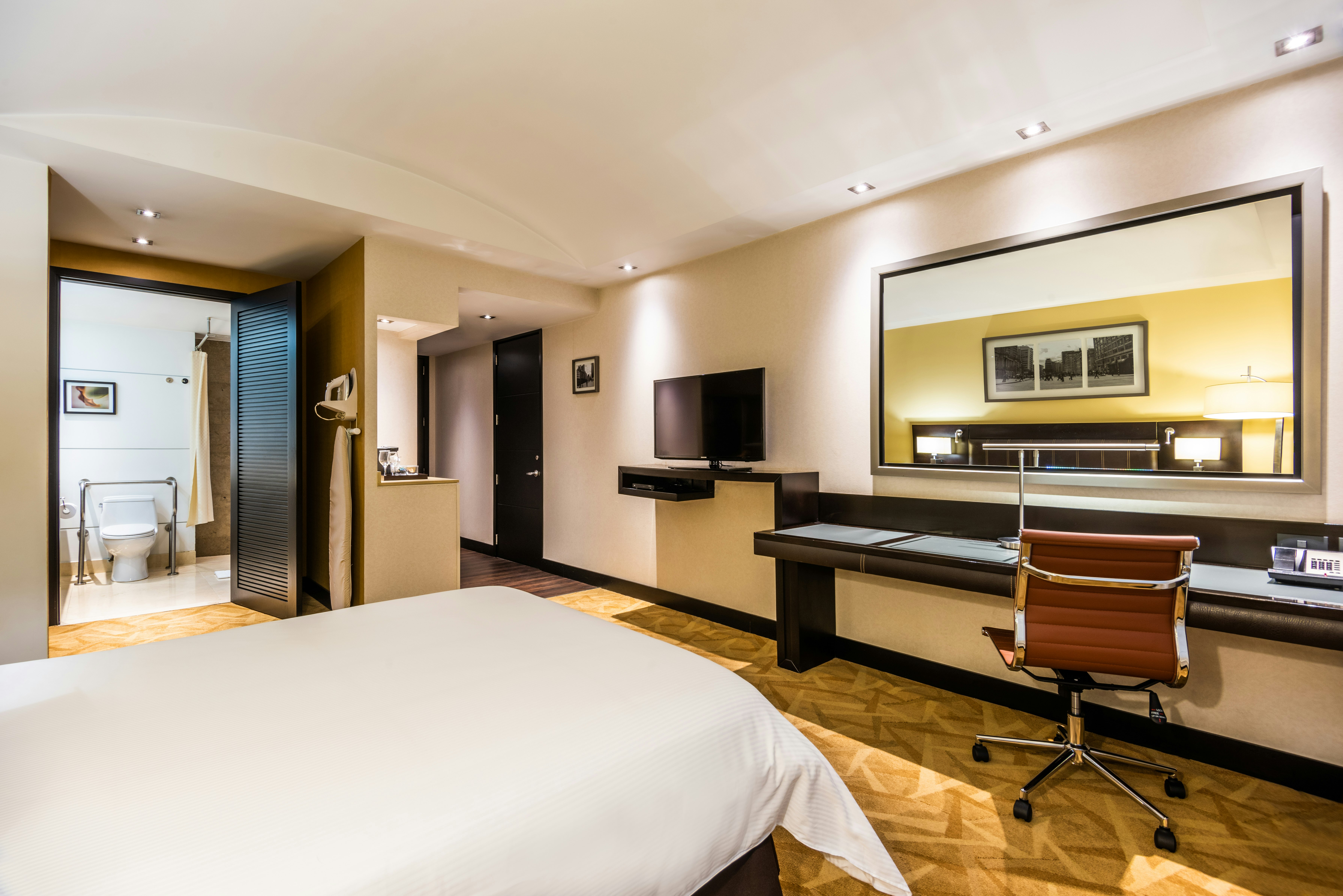 Room, Queen Bed, Accessible