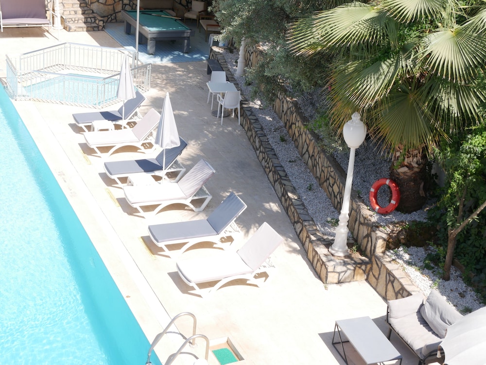 Nefis Hotel 49/60