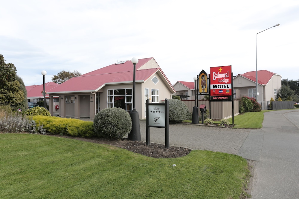 Balmoral Lodge Motel 7/59