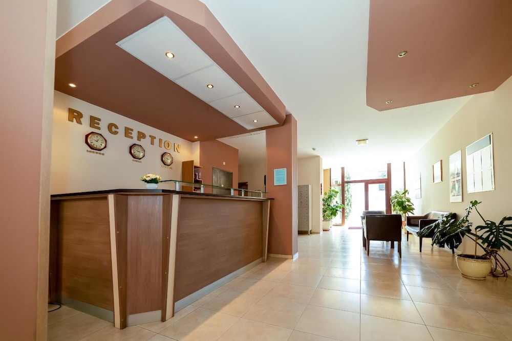 Aparthotel Rose Village 15/65