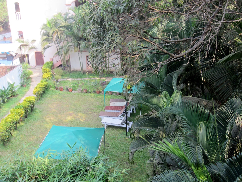 RIVERSIDE REGENCY RESORT 35/37