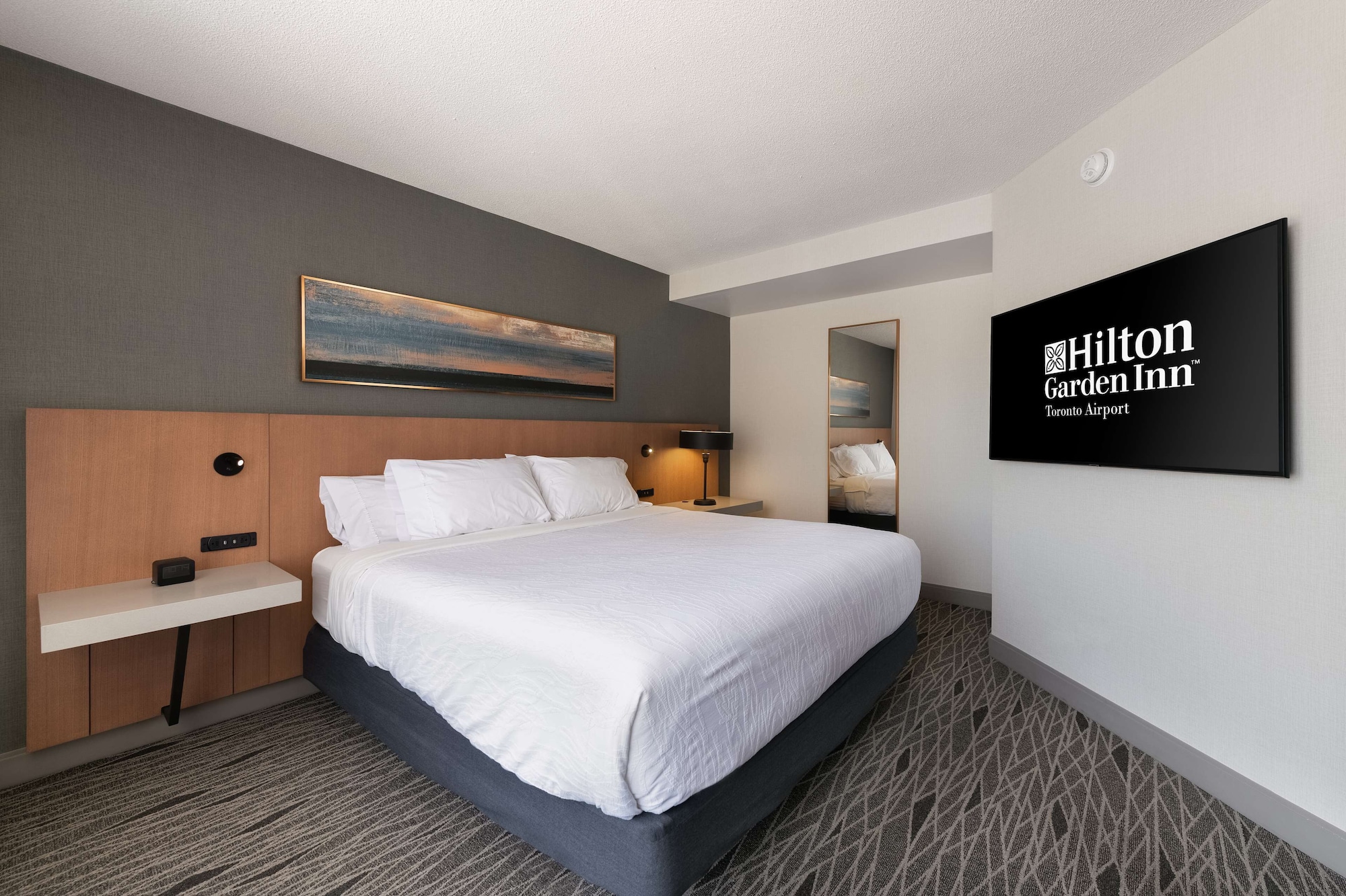 Evolution, Suite, King Bed, Sofa