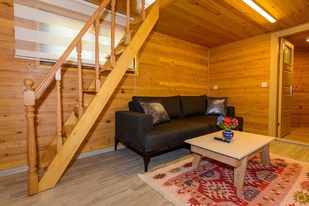 Anatolian Apartments 33/50