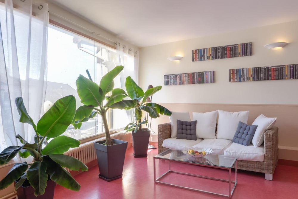 HOTEL LE BOURGOGNE 29/50