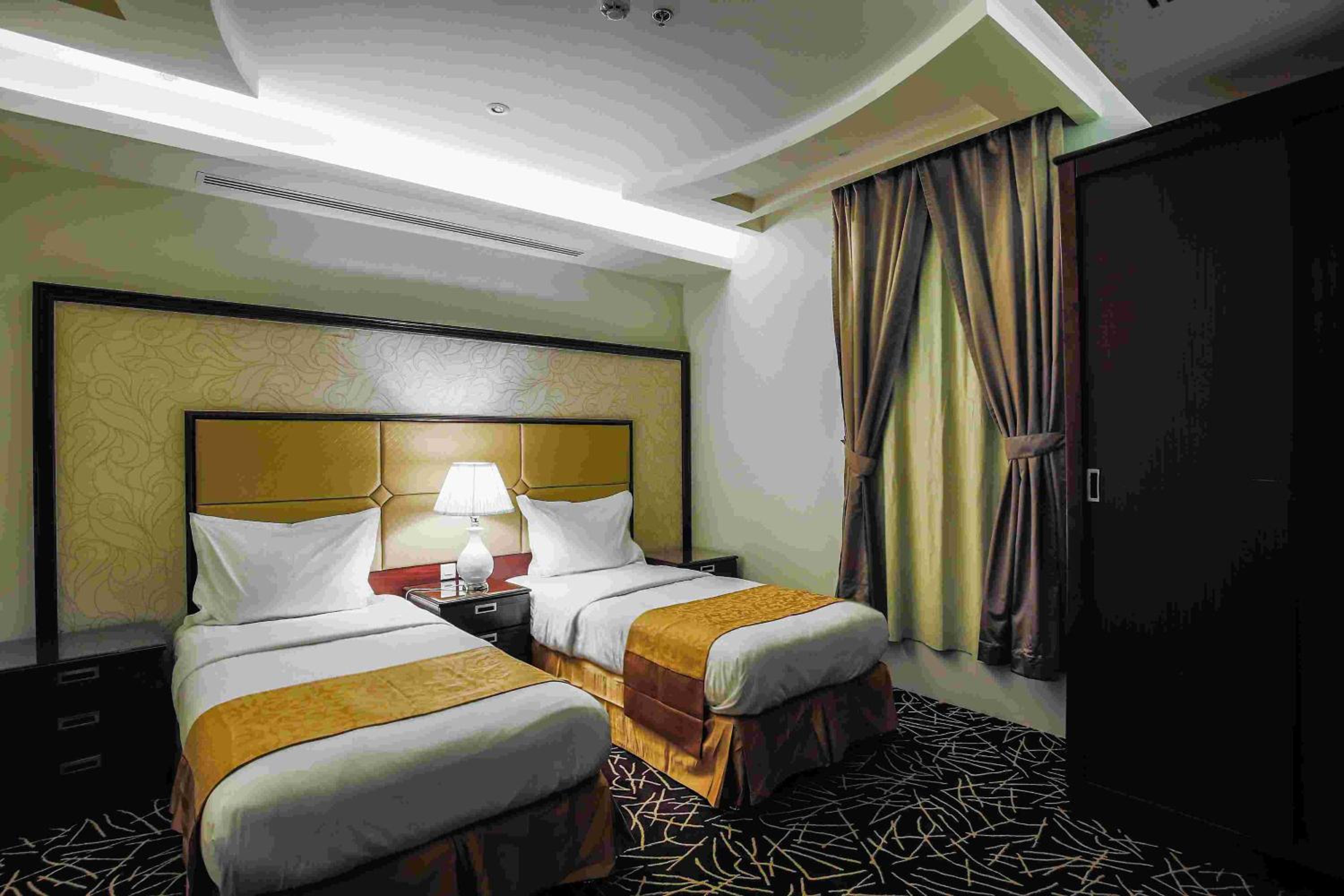 3 BEDROOMS, APARTMENT