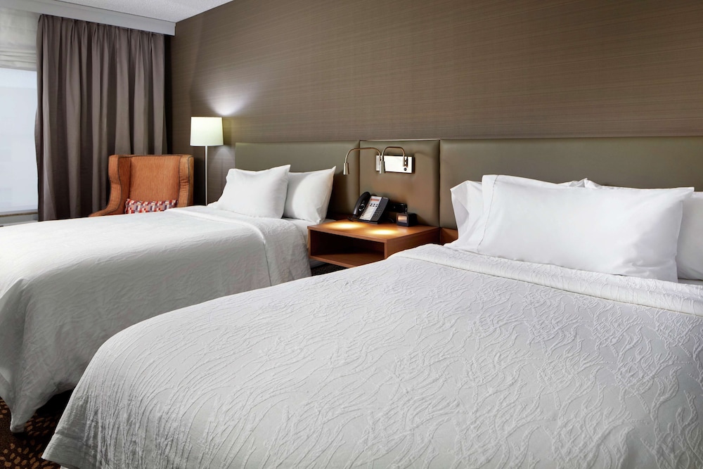 STANDARD, 2 QUEEN BEDS, BATHTUB, ACCESSIBLE