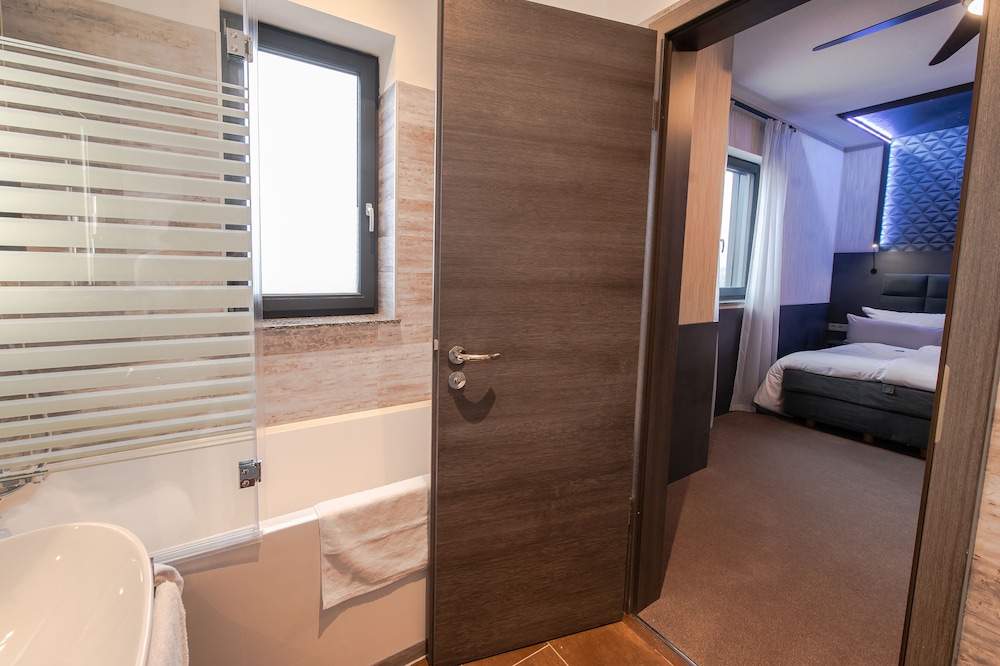 premium by GS Hotel 49/50
