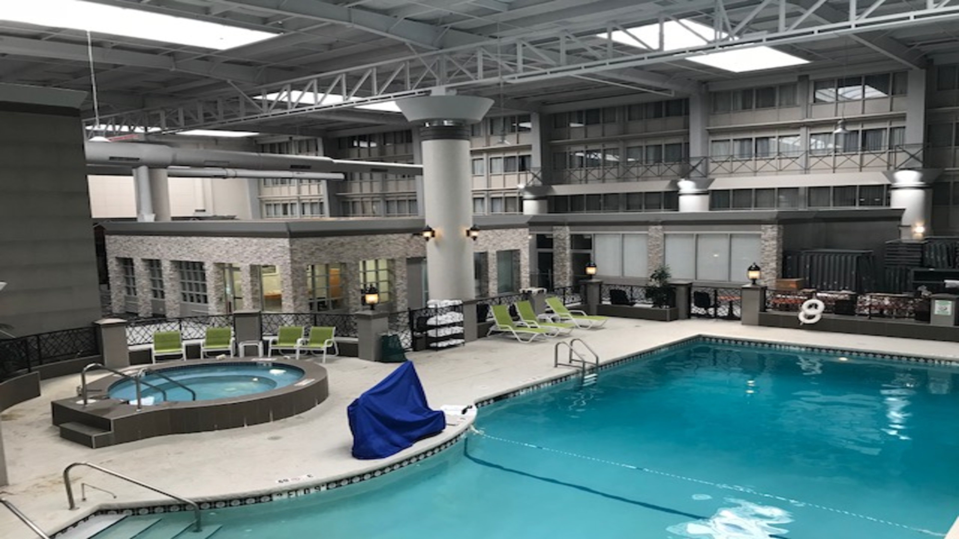 Holiday Inn & Suites Chicago North Shore (Skokie) 55/55