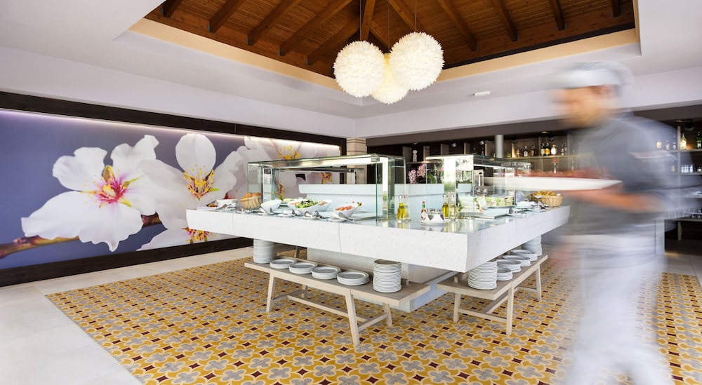 Insotel Cala Mandia Resort Spa 58/71