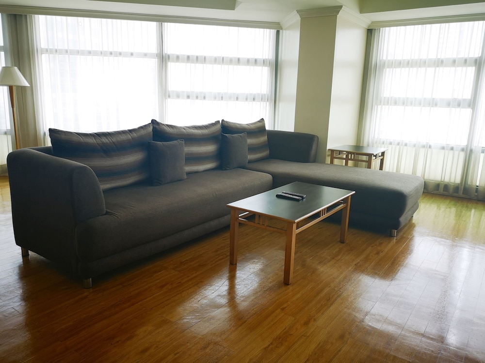 Infinity Towers Suites 31/50