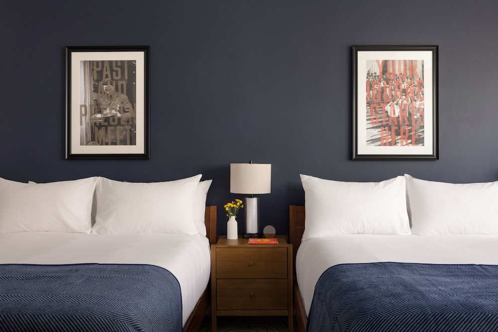 The Courier Hotel 23/50