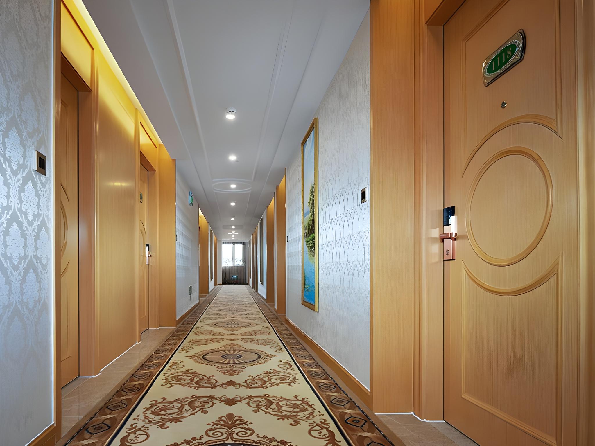 Vienna Hotel (Dongguan Dongkeng Wenge) photo3