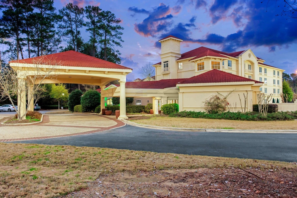 La Quinta Inn & Suites by Wyndham Birmingham Hoover 8/43